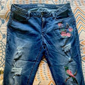 Embroidered skinny jeans